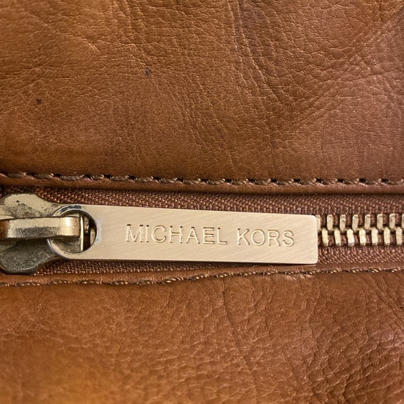 Michael By Michael Kors Vintage Tan Leather Satchel/Shoulder EUC - Picture 15 of 16